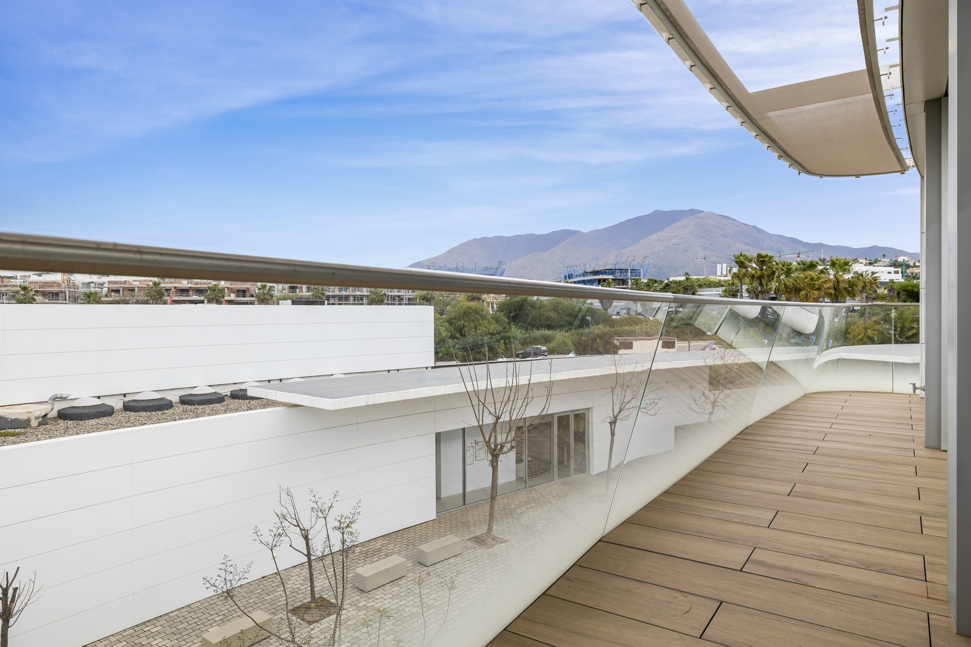 Lägenhet på mellanplan Till salu i Estepona - MC05351605