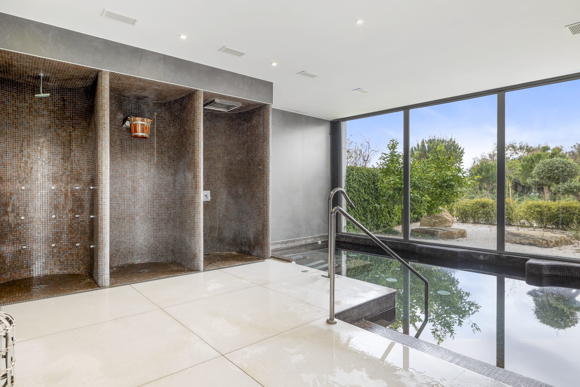 Lägenhet på mellanplan Till salu i Estepona - MC05351605