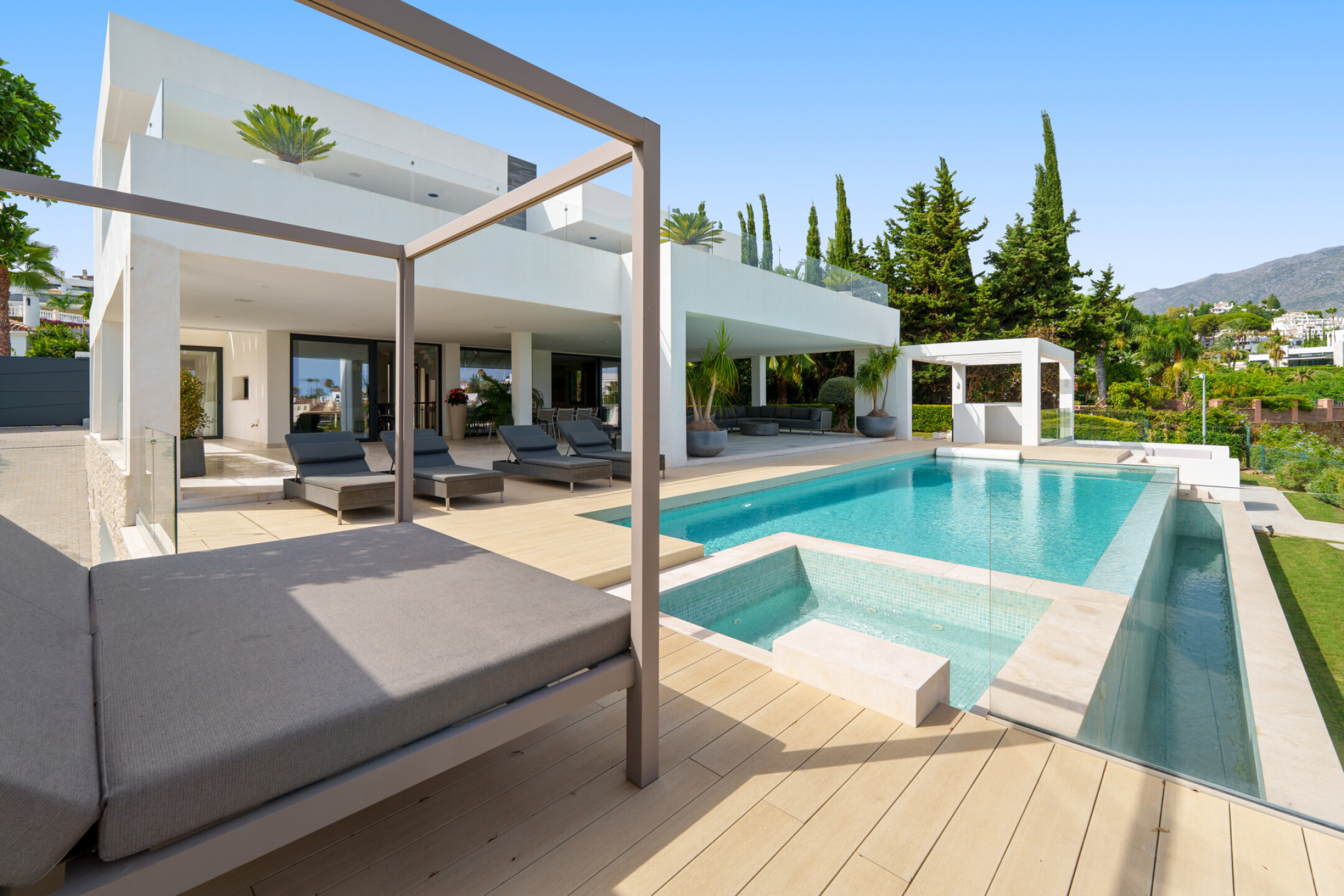 Villa Till salu i Nueva Andalucía - MCO6719241