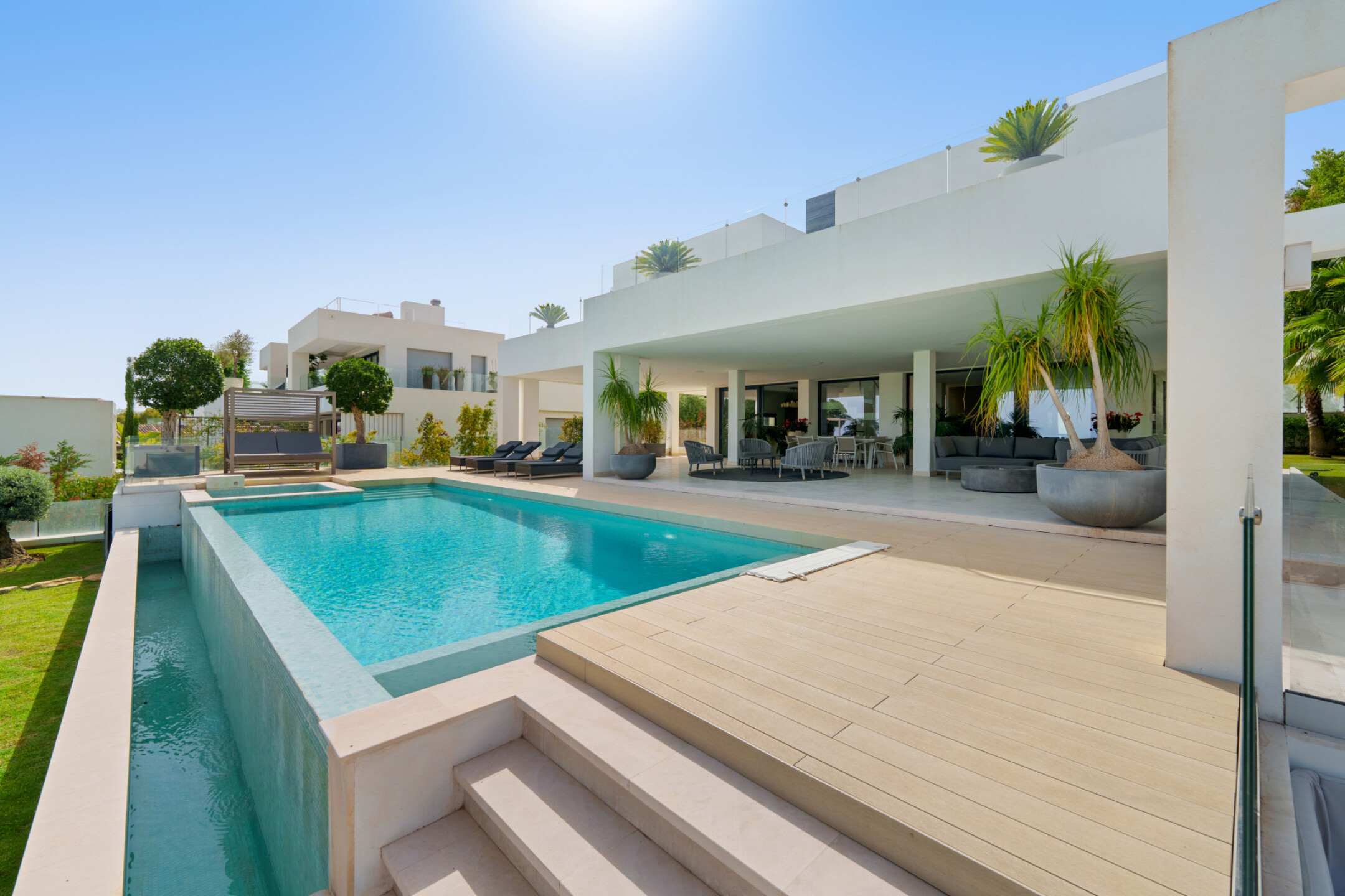 Villa Till salu i Nueva Andalucía - MCO6719241