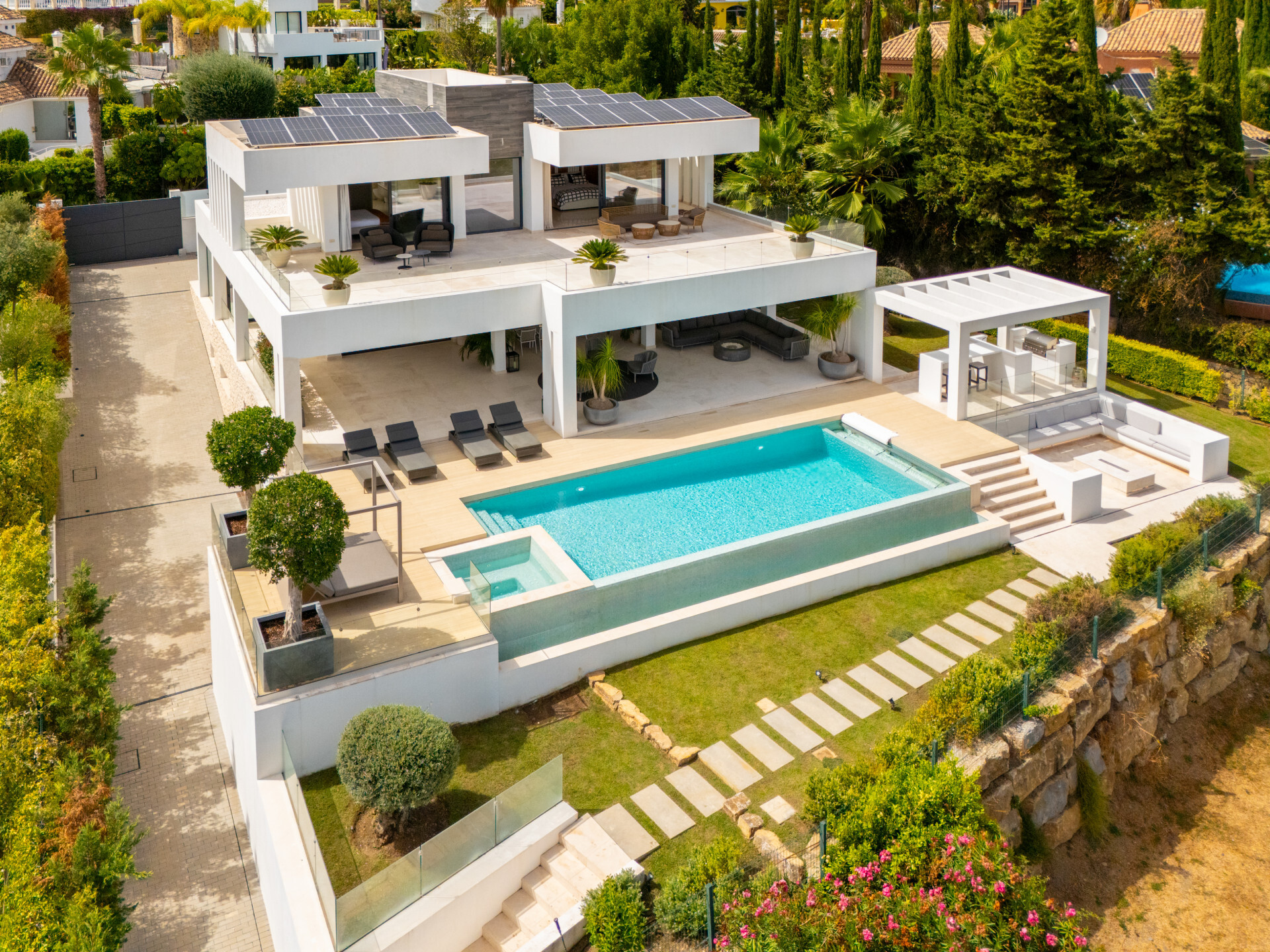 Villa Till salu i Nueva Andalucía - MCO6719241
